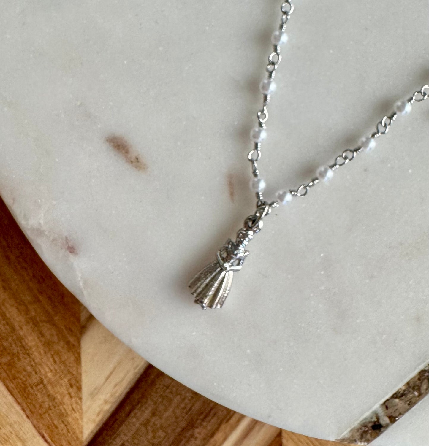 Cinderella Pendant Pearl Necklace