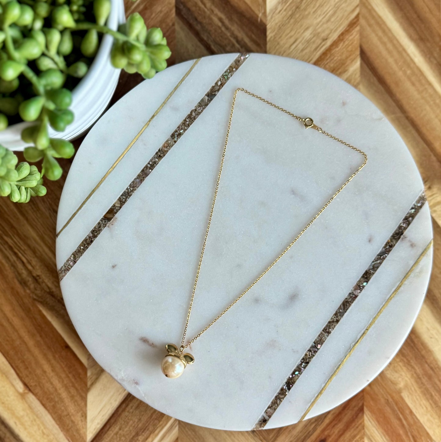 Pearl Mousketeer Pendant Necklace